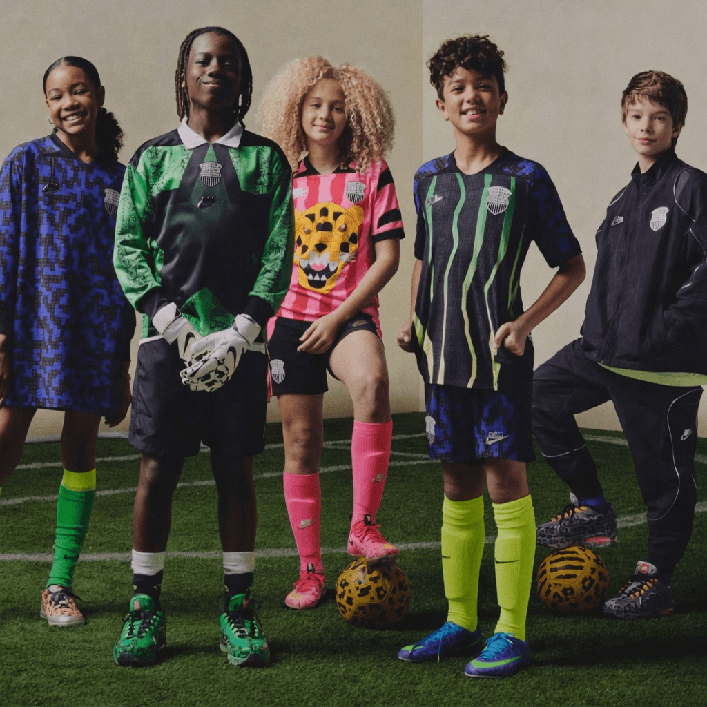 Coleção Lego x Nike Futebol